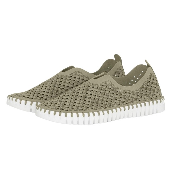 ILSE JACOBSEN HORNBÆK Women's Tulip 139 Flat In Army - Picture 1 of 11